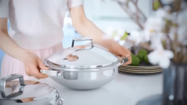 TUPPERWARE